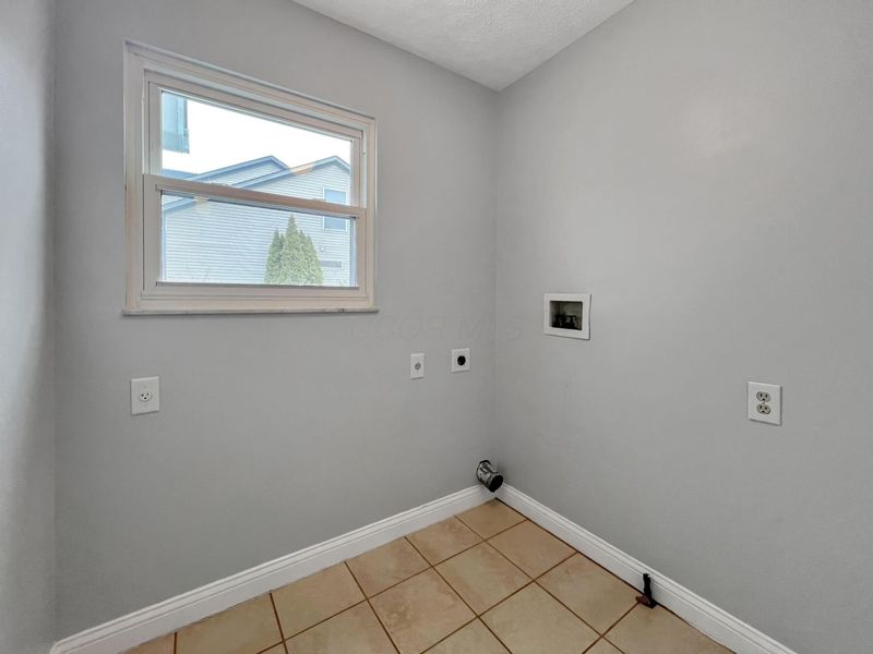 559 Cherry Hill Drive, Pickerington, OH 43147 Photo 18