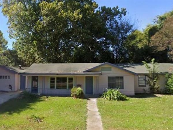 1805 Traffic Street , Bossier City, LA 71111