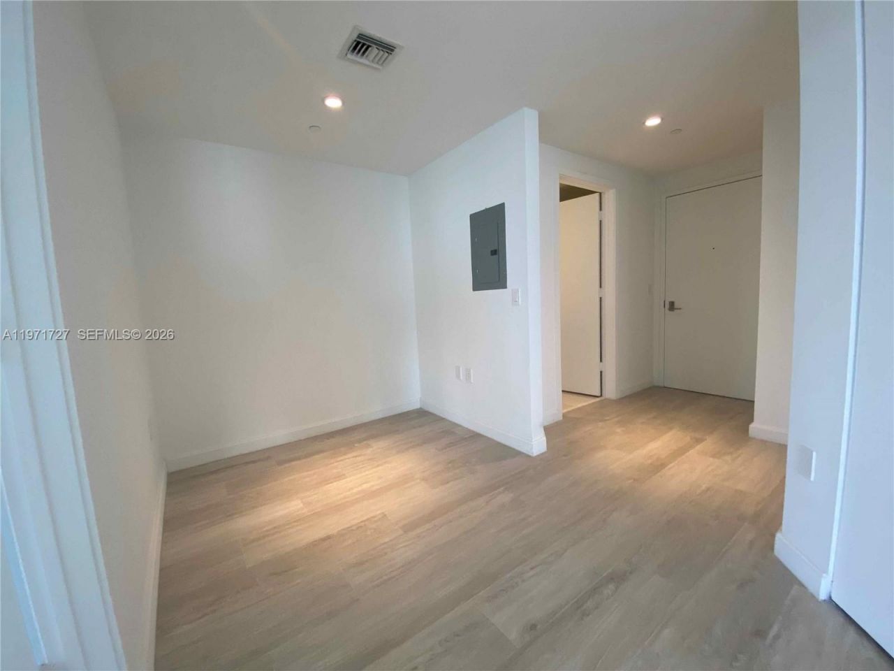 45 SW 9th St, Unit 3703, Miami, FL 33130 Photo