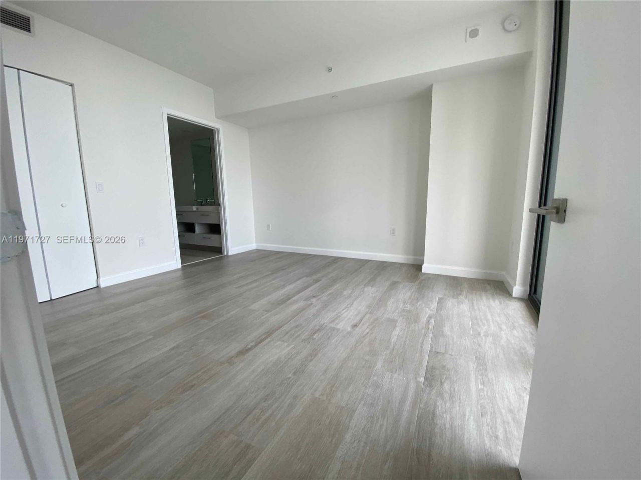 45 SW 9th St, Unit 3703, Miami, FL 33130 Photo