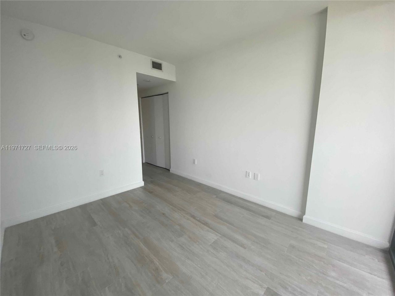 45 SW 9th St, Unit 3703, Miami, FL 33130 Photo