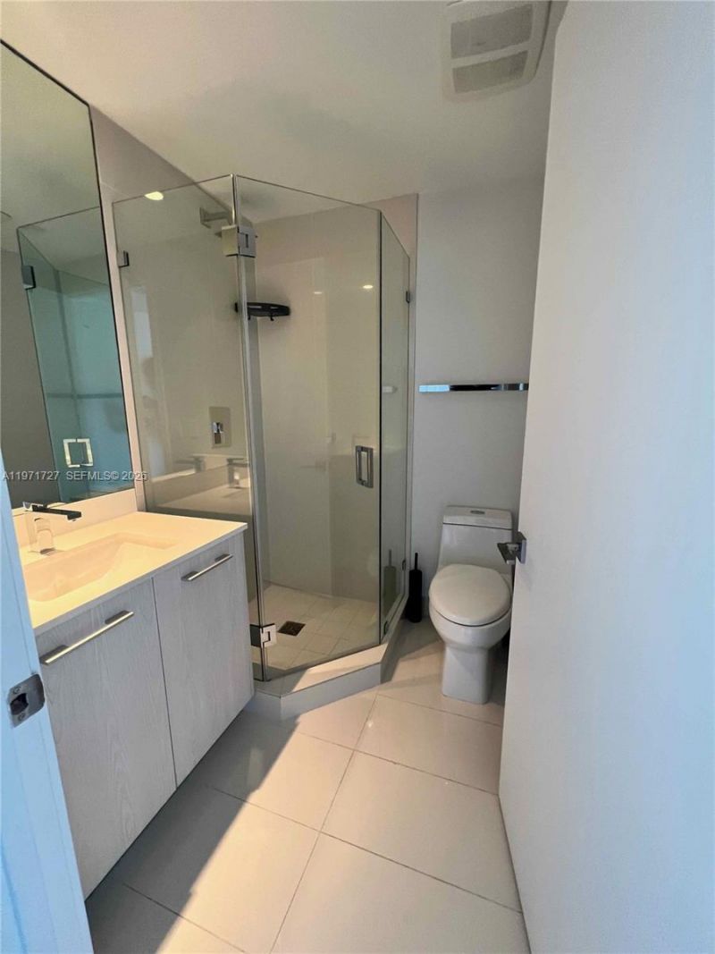 45 SW 9th St, Unit 3703, Miami, FL 33130 Photo