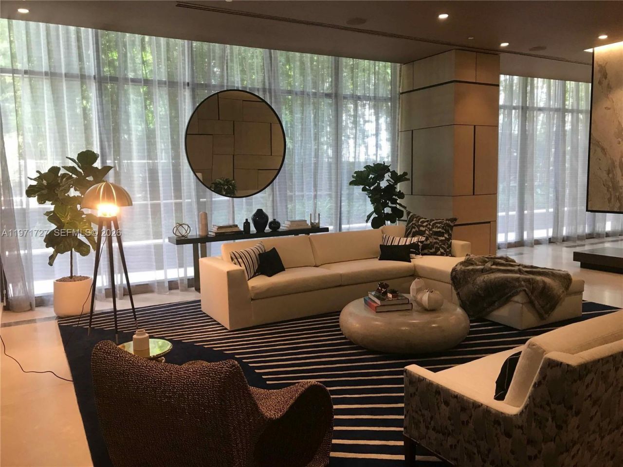 45 SW 9th St, Unit 3703, Miami, FL 33130 Photo