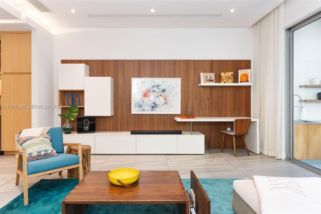 2977 Bridgeport Ave, Miami, FL 33133 Photo