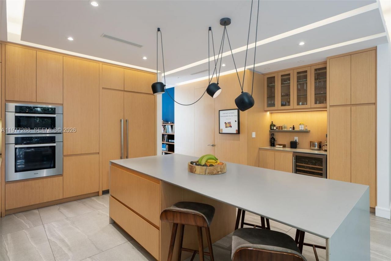 2977 Bridgeport Ave, Miami, FL 33133 Photo