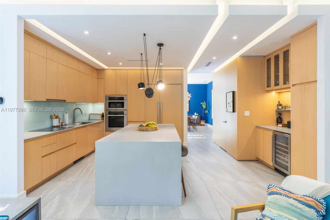 2977 Bridgeport Ave, Miami, FL 33133 Photo