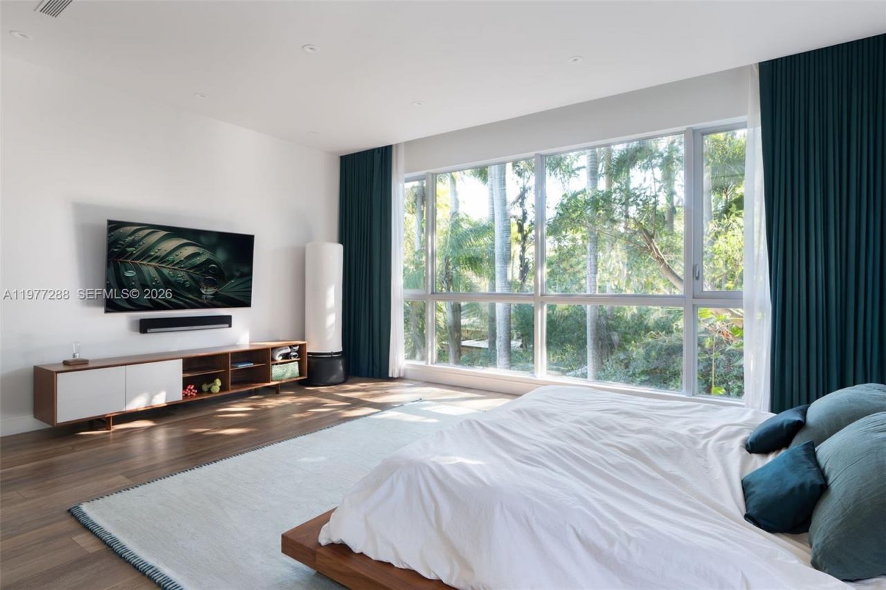 2977 Bridgeport Ave, Miami, FL 33133 Photo