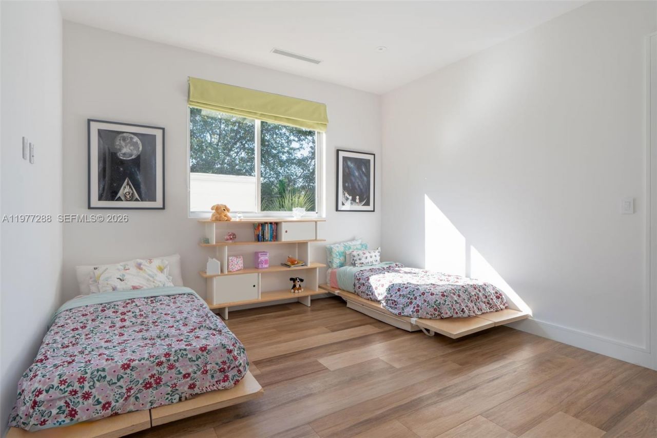 2977 Bridgeport Ave, Miami, FL 33133 Photo