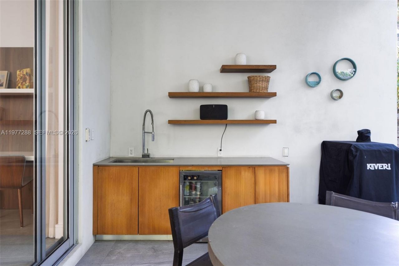 2977 Bridgeport Ave, Miami, FL 33133 Photo