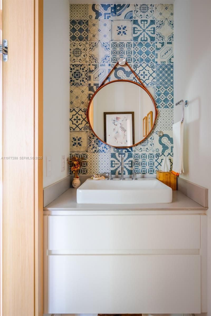 2977 Bridgeport Ave, Miami, FL 33133 Photo