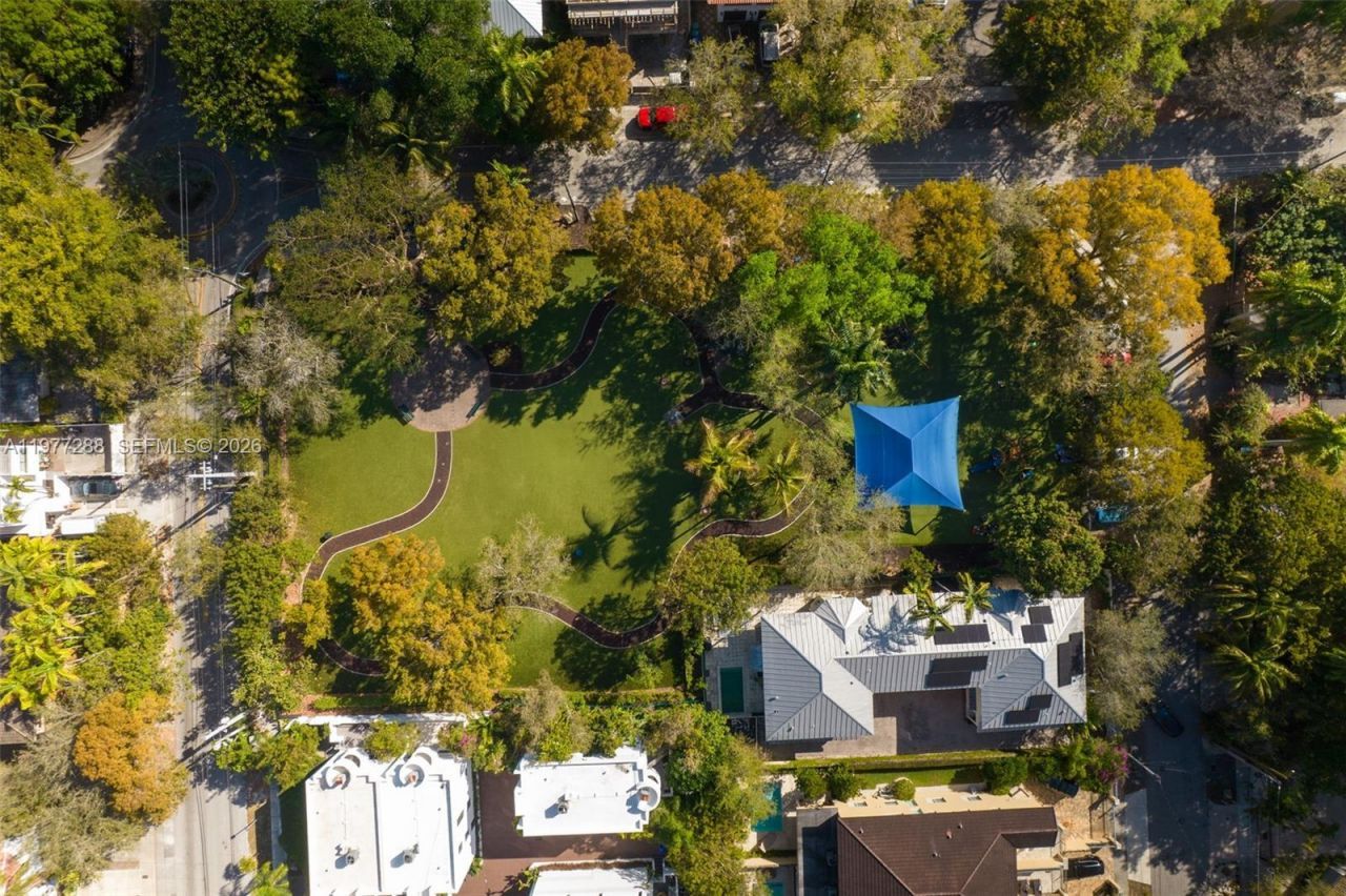 2977 Bridgeport Ave, Miami, FL 33133 Photo