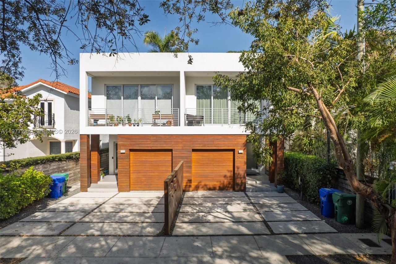 2977 Bridgeport Ave, Miami, FL 33133 Photo