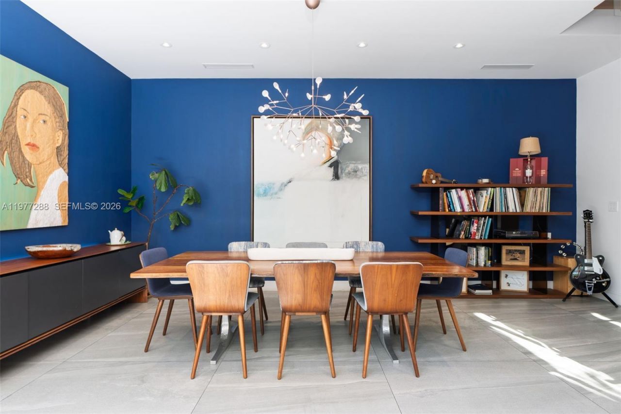 2977 Bridgeport Ave, Miami, FL 33133 Photo