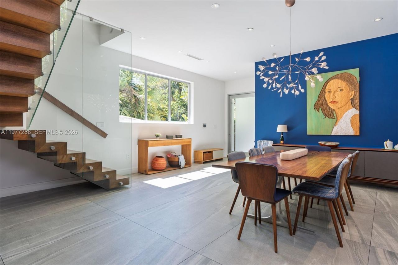 2977 Bridgeport Ave, Miami, FL 33133 Photo