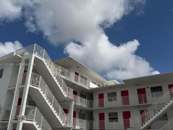 3211 W Flagler St , Unit 9, Miami, FL 33135