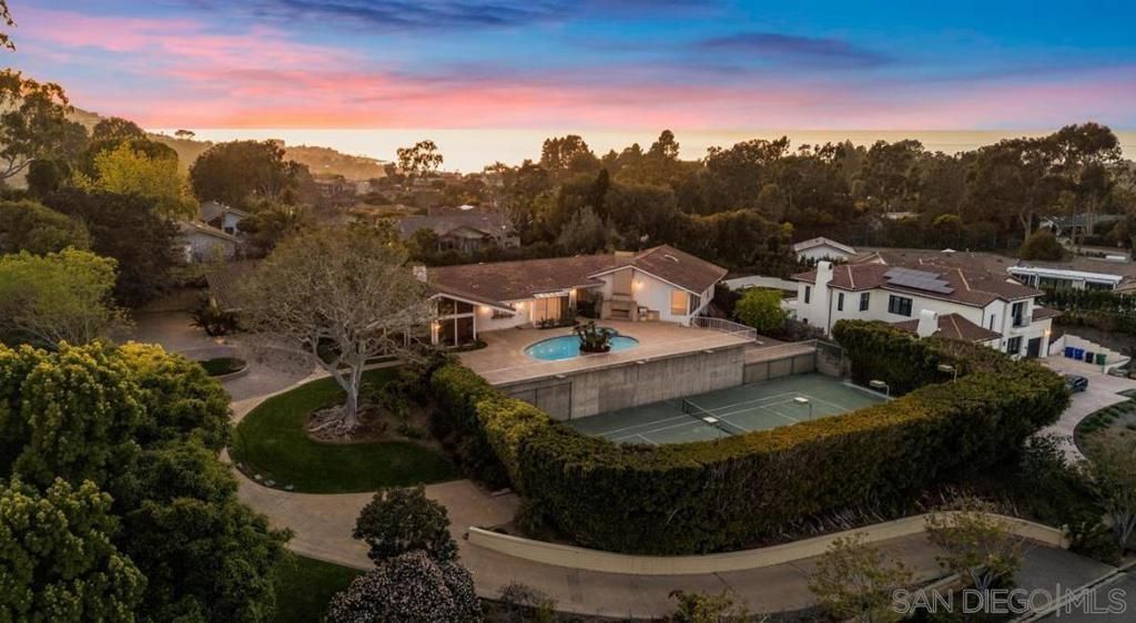 3013 Woodford Dr, La Jolla, CA 92037 Main Photo