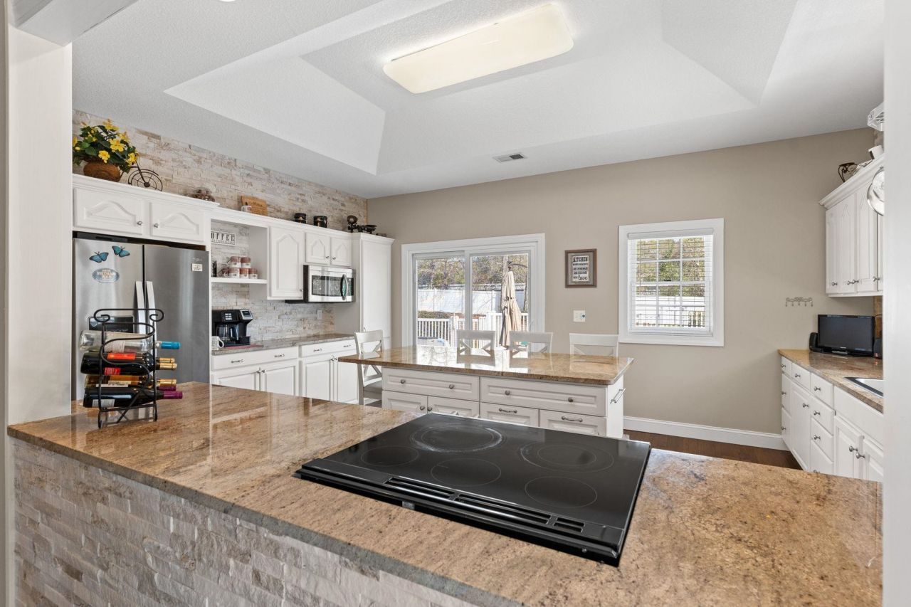 4327 Lakeside Dr. Photo 14