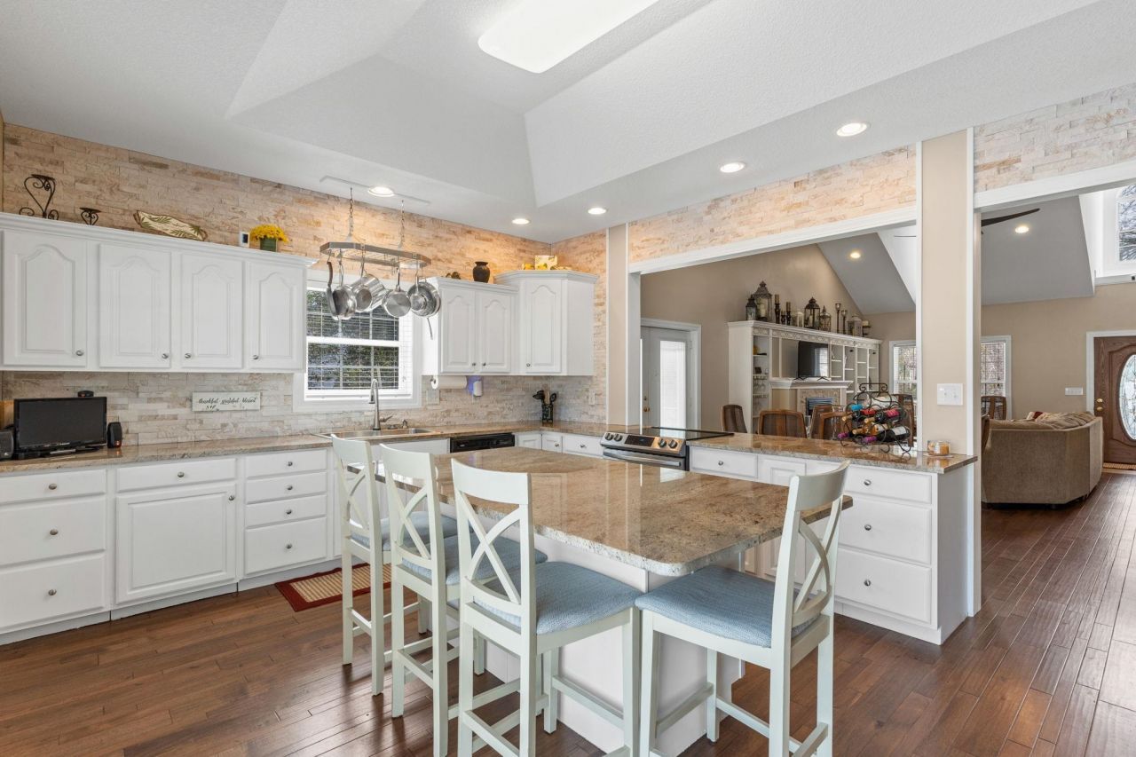 4327 Lakeside Dr. Photo 18