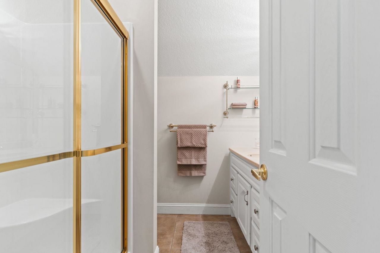 4327 Lakeside Dr. Photo 34