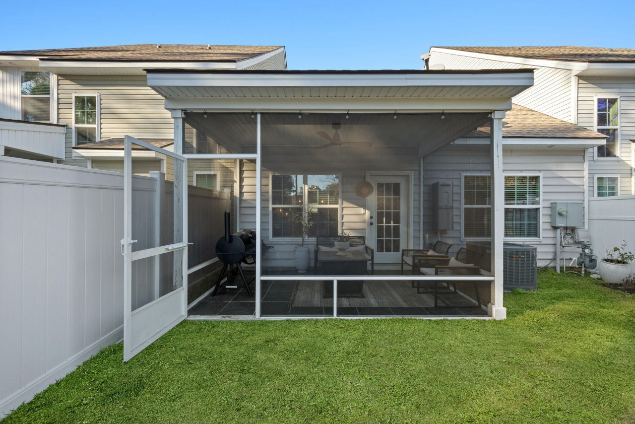 333 Dante Circle Photo 24