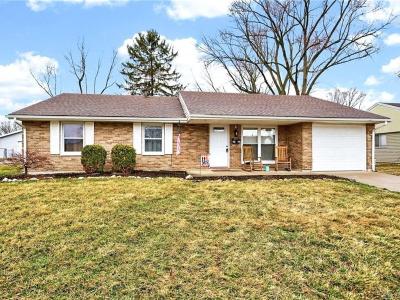 2352 Pembury Drive, Xenia, OH 45385 Photo 2