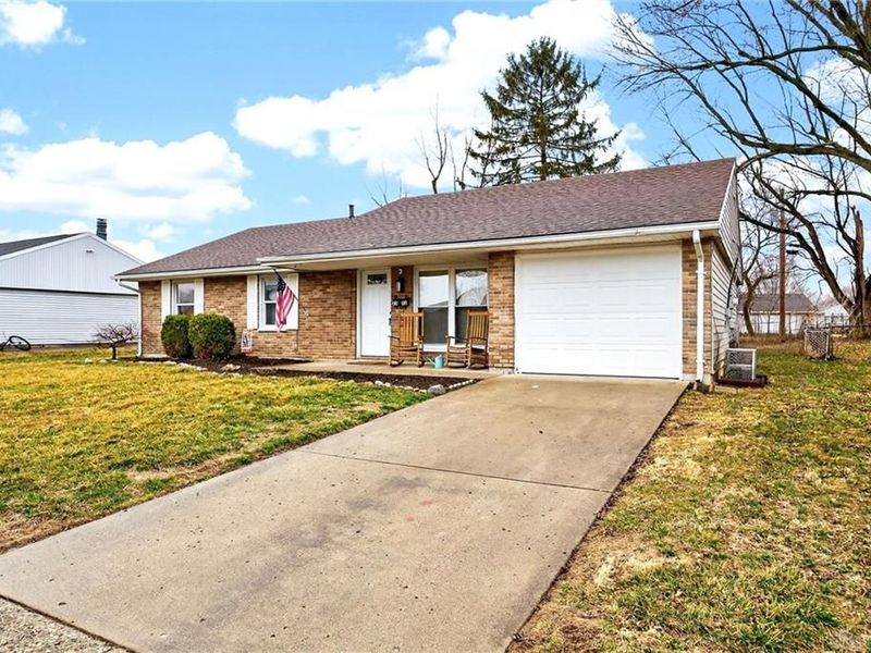 2352 Pembury Drive, Xenia, OH 45385 Photo 3