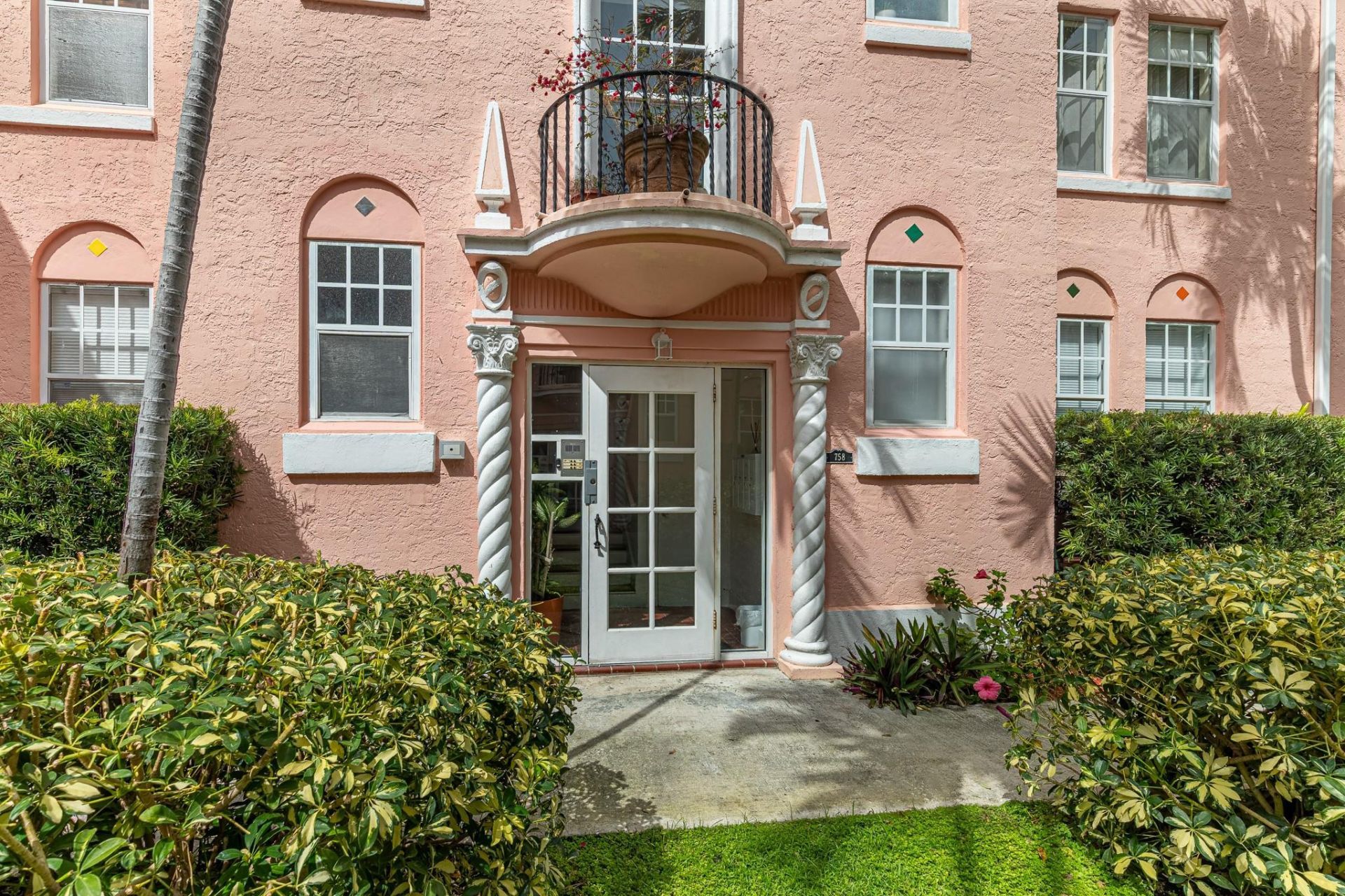 758 Meridian Avenue, Unit 8, Miami Beach, FL 33139 Photo