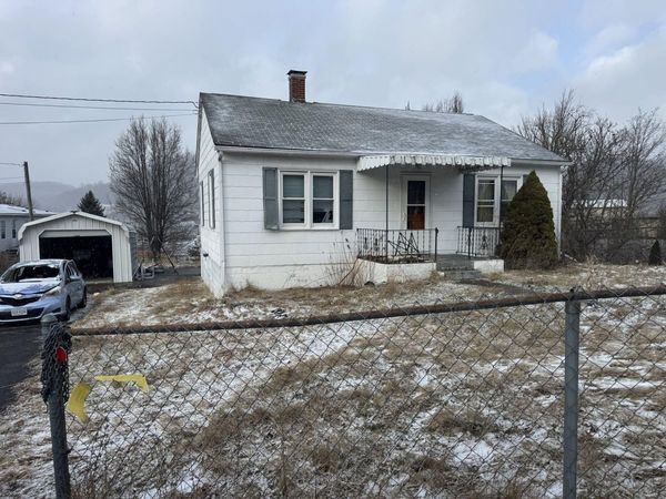 196 Perdue St, Bluefield, WV 24701