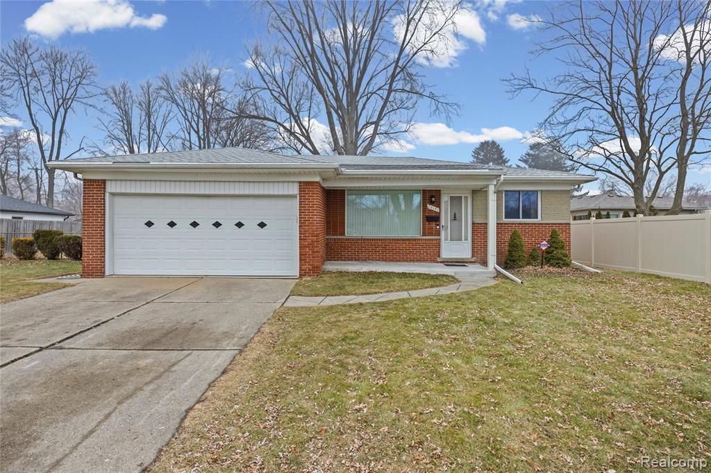 24149 Harvard Shore Drive, Saint Clair Shores, MI 48082 Main Photo