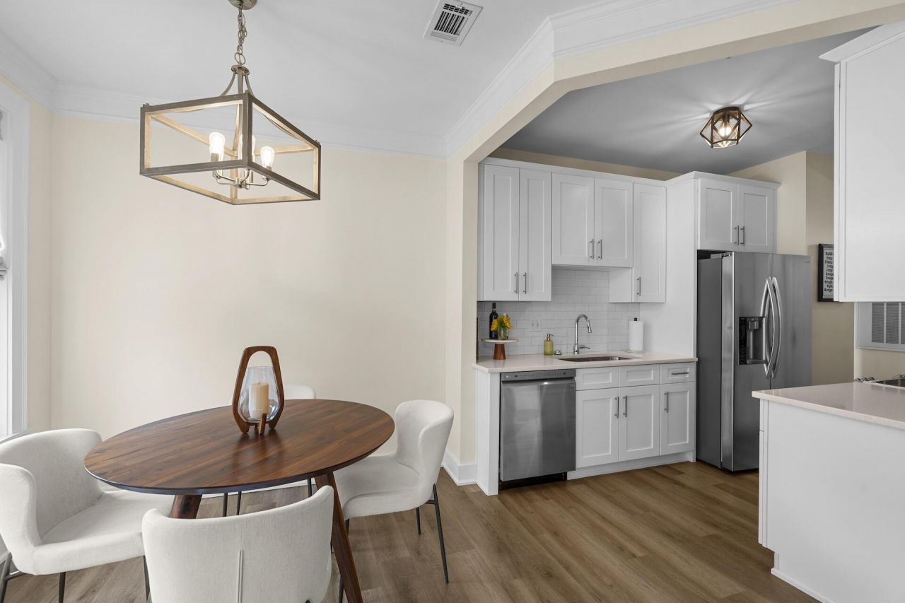 2228 Chatelain Way Photo 10