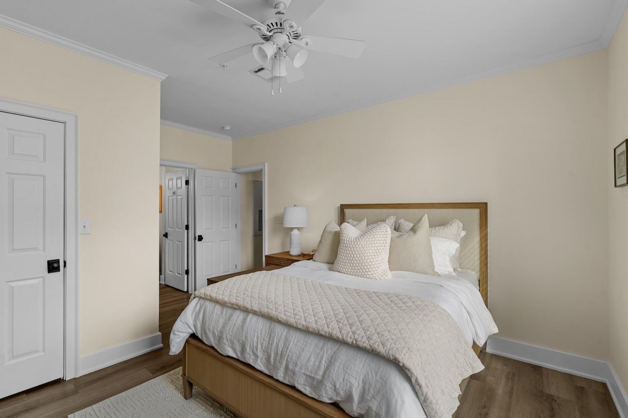 2228 Chatelain Way Photo 14