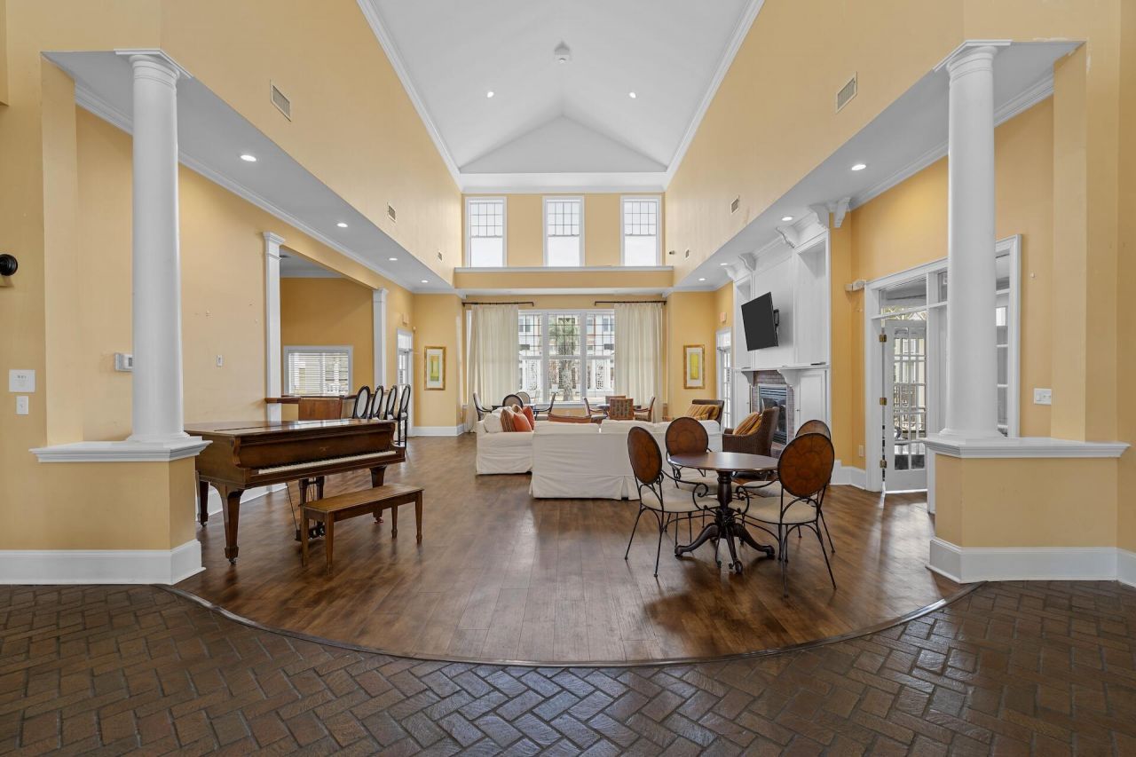 2228 Chatelain Way Photo 24