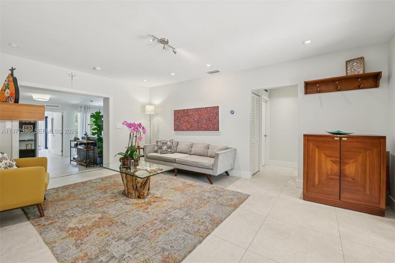 441 SW 27th Rd , Miami, FL 33129 Photo