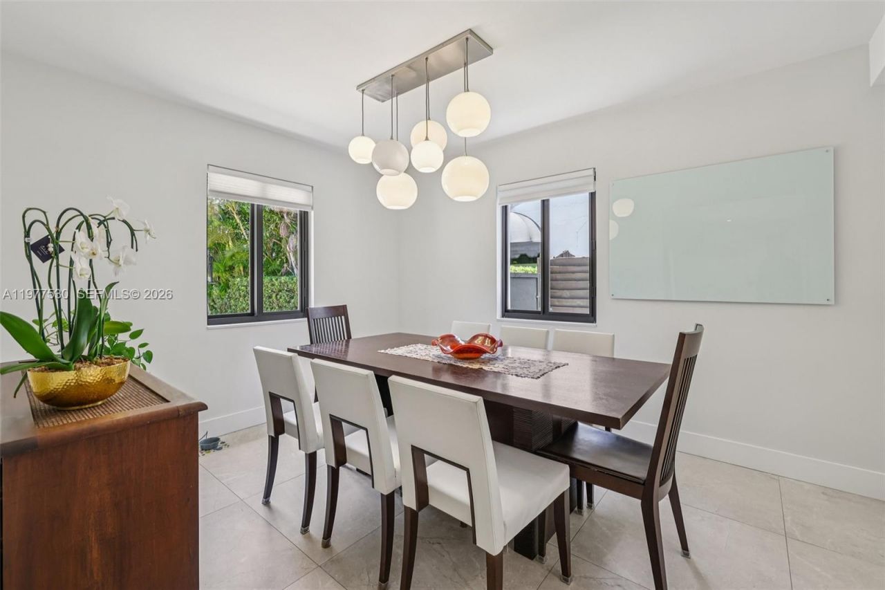 441 SW 27th Rd , Miami, FL 33129 Photo