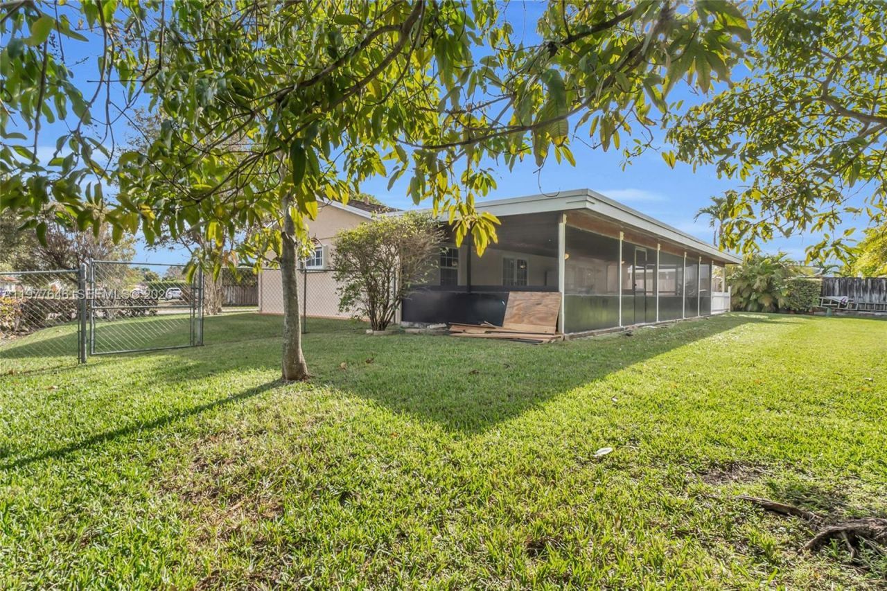 13331 SW 51st St , Miami, FL 33175 Photo