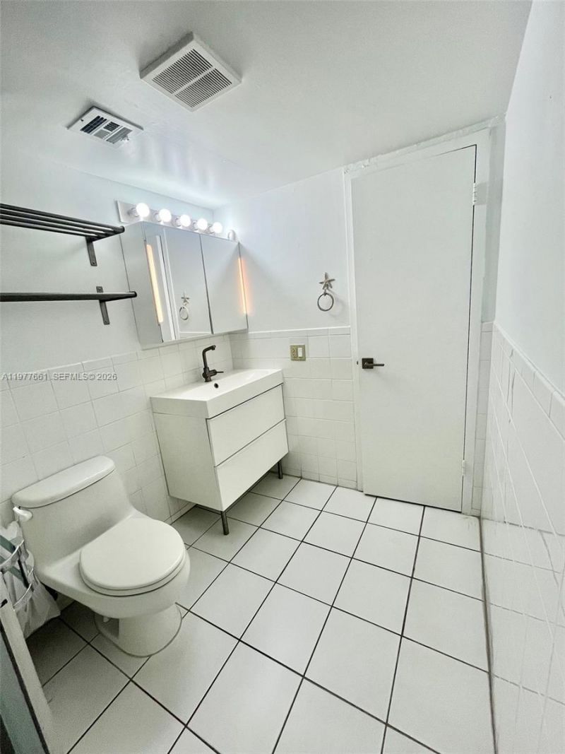 1800 NW 24th Ave, Unit 219, Miami, FL 33125 Photo
