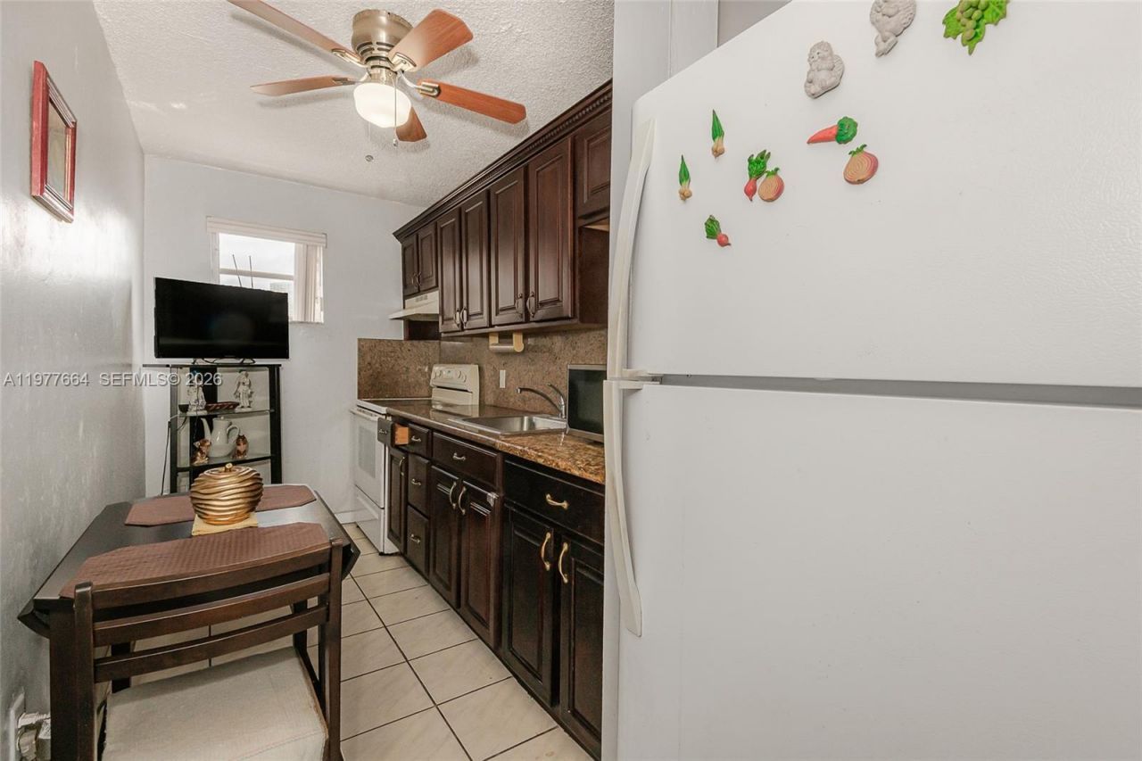 2000 Biarritz Dr , Unit 201, Miami Beach, FL 33141 Photo