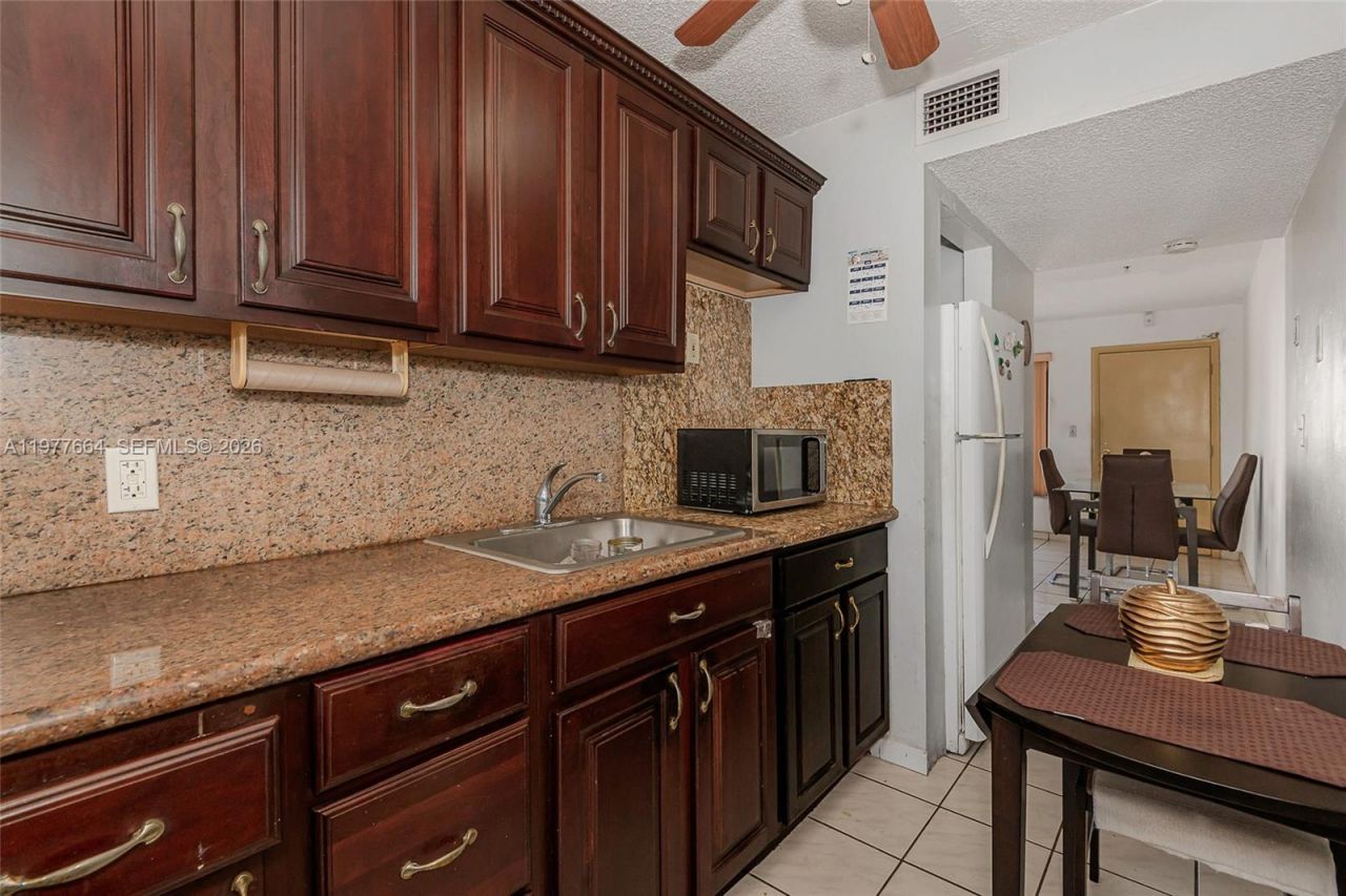 2000 Biarritz Dr , Unit 201, Miami Beach, FL 33141 Photo