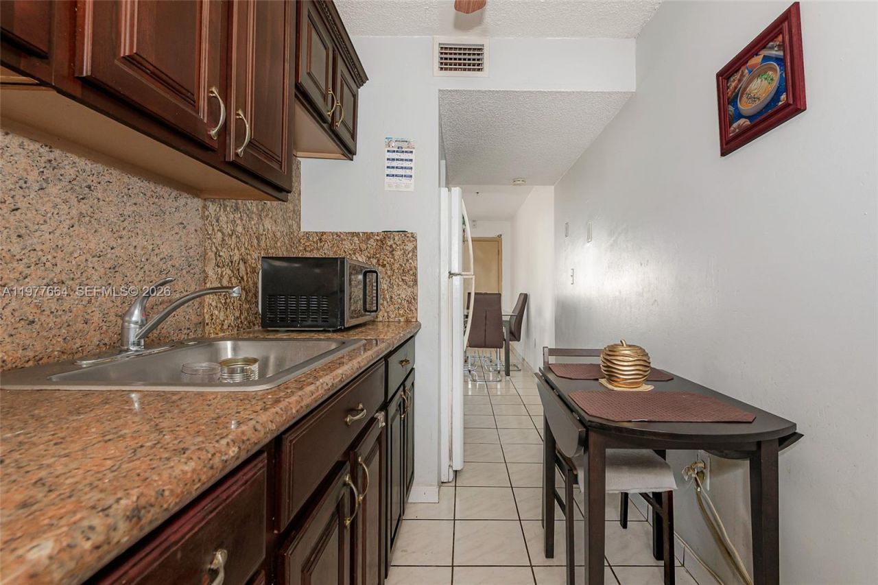 2000 Biarritz Dr , Unit 201, Miami Beach, FL 33141 Photo