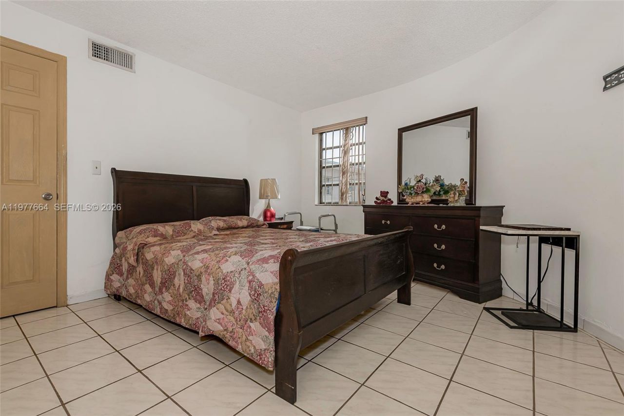 2000 Biarritz Dr , Unit 201, Miami Beach, FL 33141 Photo