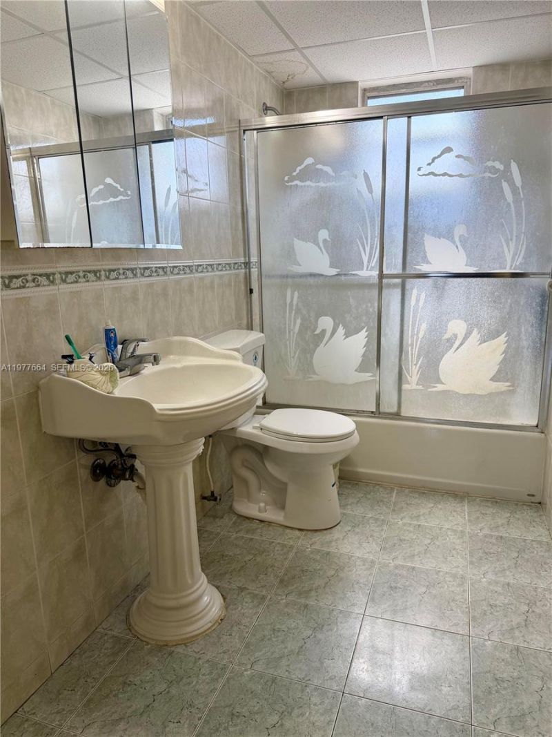 2000 Biarritz Dr , Unit 201, Miami Beach, FL 33141 Photo