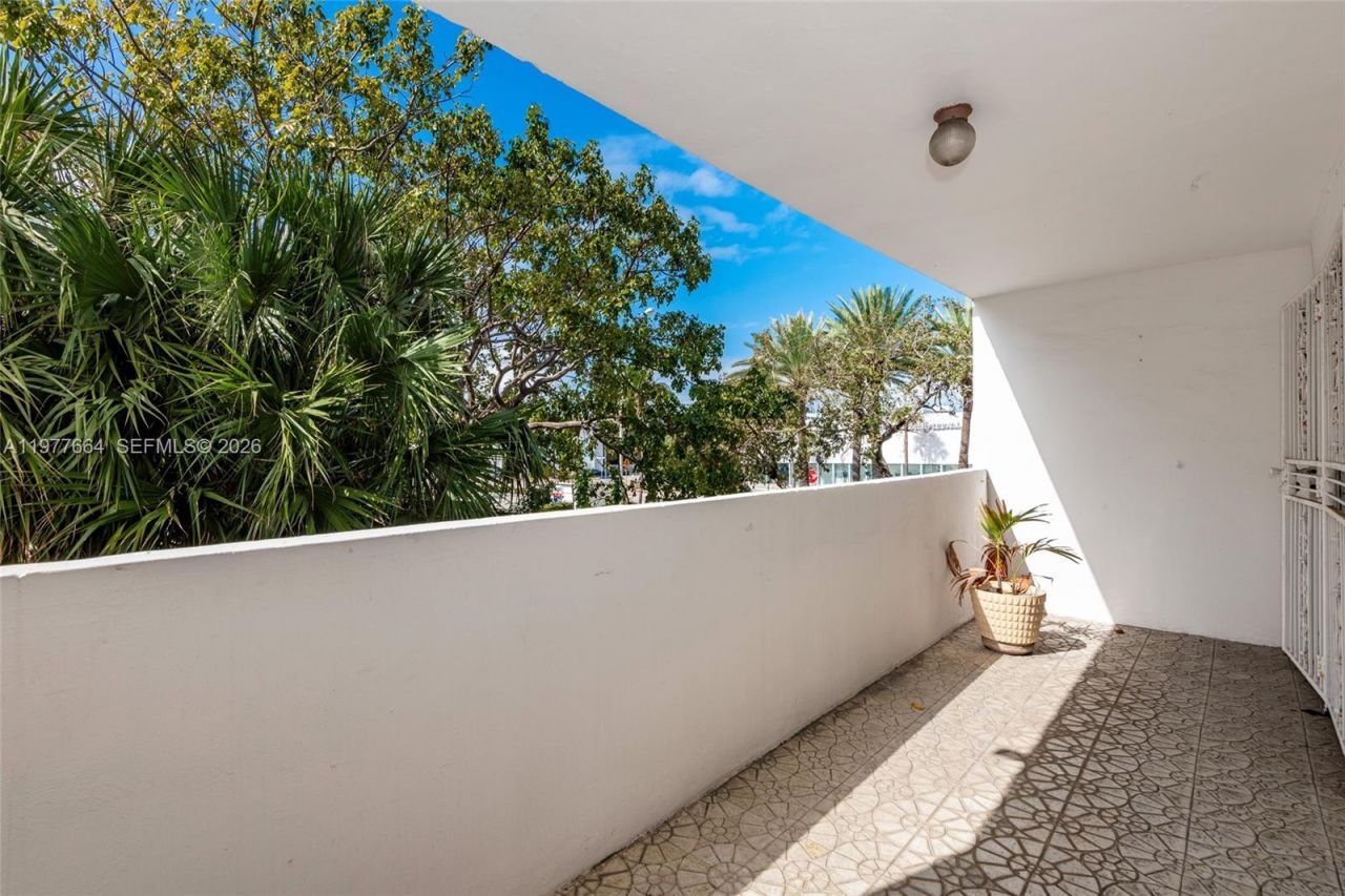 2000 Biarritz Dr , Unit 201, Miami Beach, FL 33141 Photo