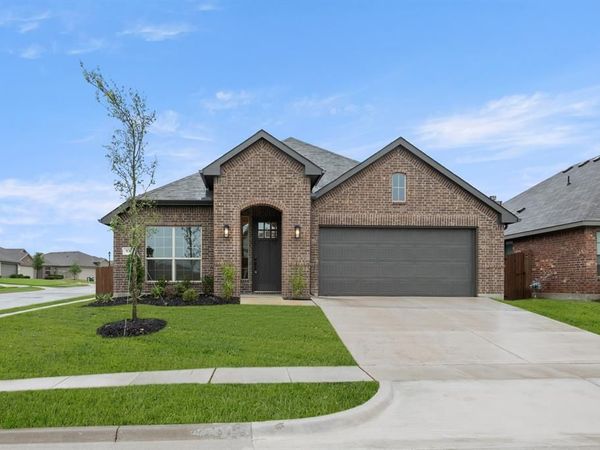 930 Madeline Lane, Cleburne, TX 76033