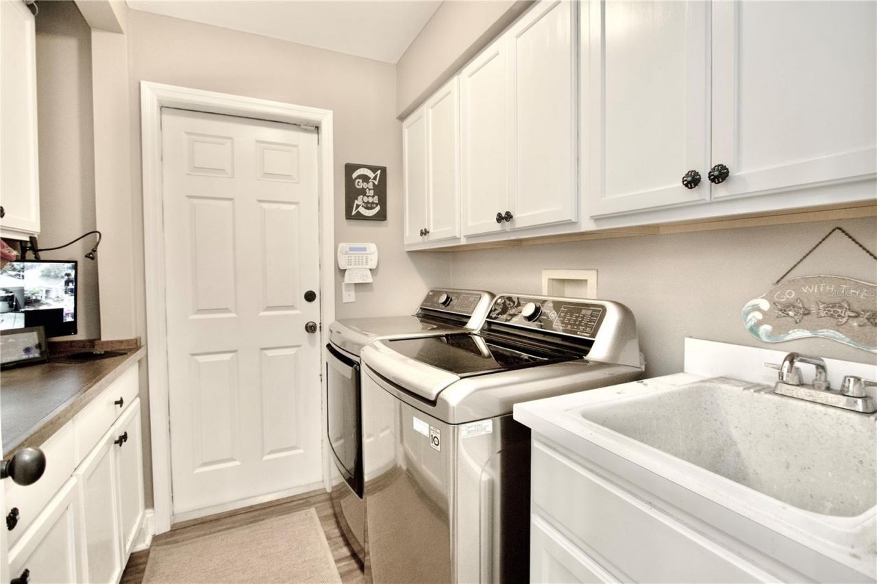 2920 Meadowood Drive, New Port Richey, FL 34655 Photo