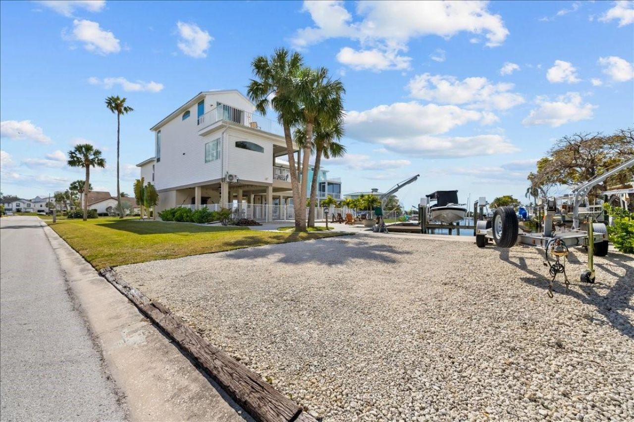 8117 Brighton Drive, Port Richey, FL 34668 Photo