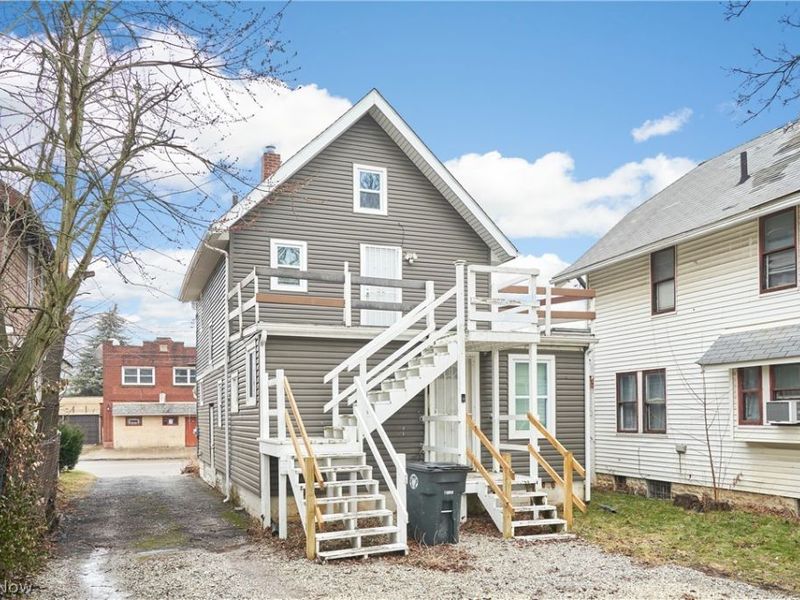 885 Brown Street, Akron, OH 44311 Photo 3