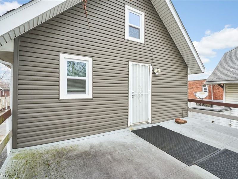 885 Brown Street, Akron, OH 44311 Photo 4