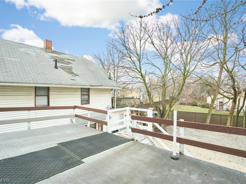 885 Brown Street, Akron, OH 44311 Photo 5