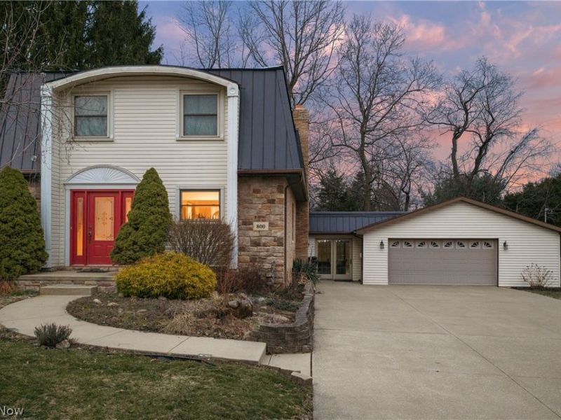 800 Emerson Avenue NW, North Canton, OH 44720 Photo 1