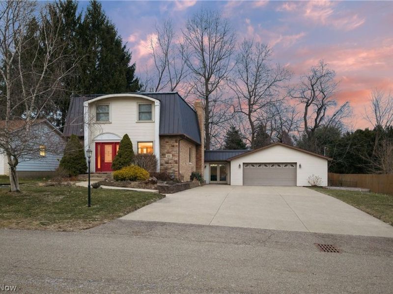 800 Emerson Avenue NW, North Canton, OH 44720 Photo 2